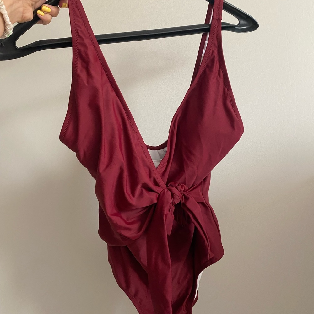 Cupshe bathing suit, low back